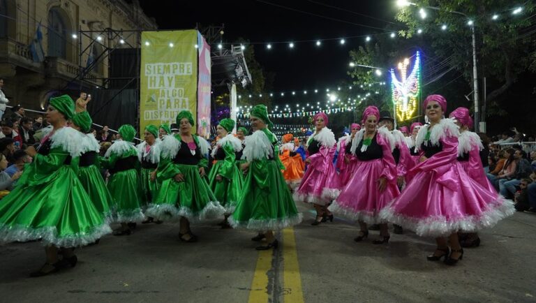 Con gran acompañamiento de público finalizaron los carnavales 2023