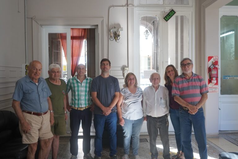 Municipio y Cooperadora realizan embellecen el Villa Abrille