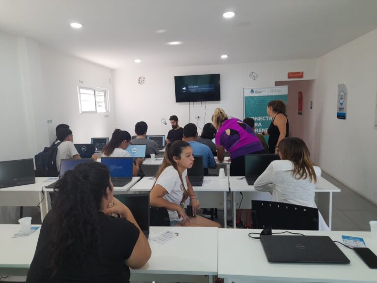 Éxito total en el curso de “realidad aumentada” en el Punto Digital