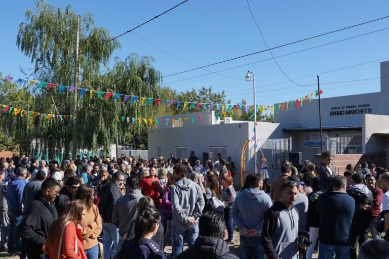Con una fiesta se inauguró el amplio edificio del Jardín, Centro comunitario y CAPS Marchetti