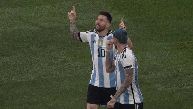 Argentina inició su gira con un triunfo 2-0 sobre Australia con un golazo de Messi en Beijing