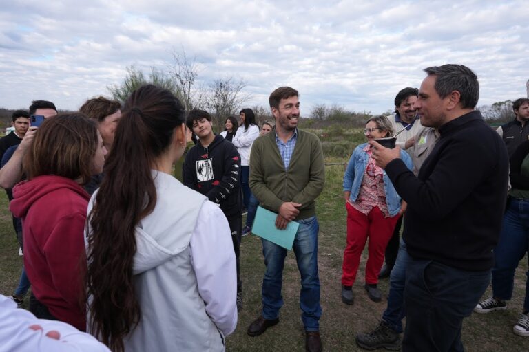 Ustarroz y Cabandie firman la adhesión de Mercedes al programa que fomenta las reservas municipales