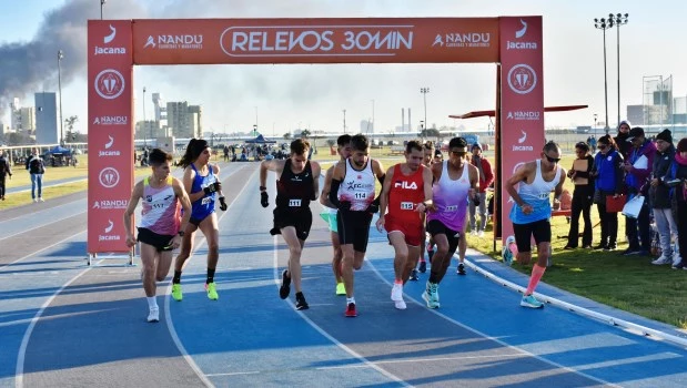 El atletismo homenajeó a dos grandes fondistas argentinos con un desafío en el Parque Olímpico