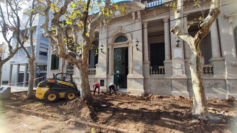 Municipio trabaja en la jerarquización de la vereda de Biblioteca Sarmiento
