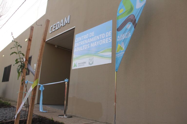 Centro de Entrenamiento, deportes y salud de Adultos Mayores