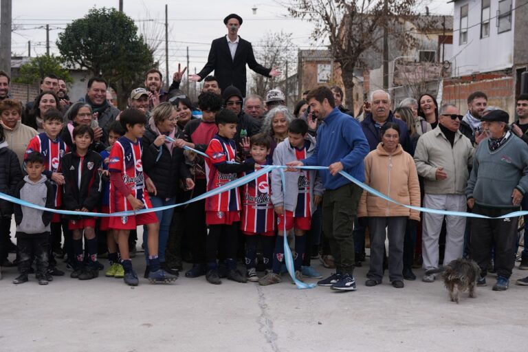 Se inauguró el pavimento en Barrio Esperanza