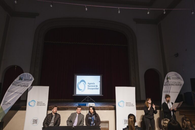 Entregan pensiones a personas con discapacidad