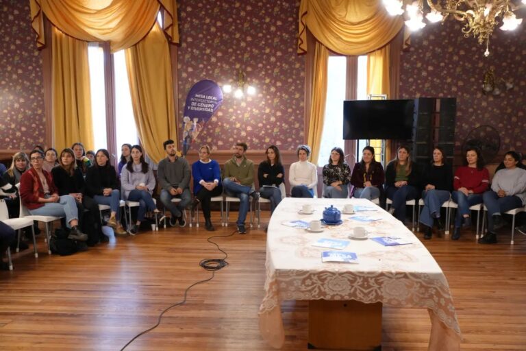 Se presentó el libro “SobreMesa” de la Mesa Local de Género y Diversidad