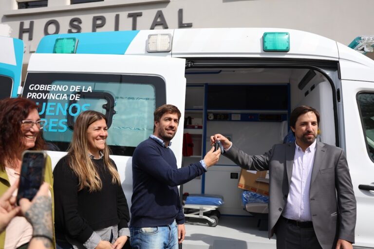 Ustarroz recibió 2 nuevas ambulancias entregadas por Provincia para Mercedes