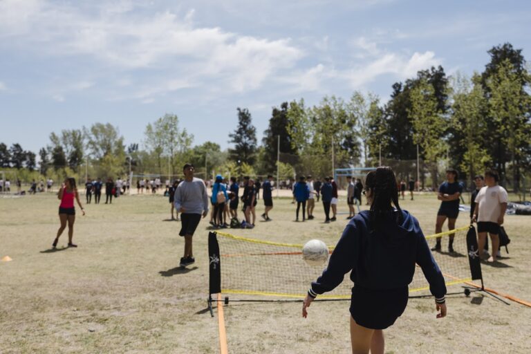Primera jornada del Intercolegial de deportes en el Polideportivo del Parque Municipal