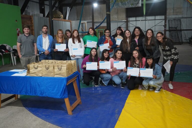 Centro de Producción Juvenil cerró el año entregando certificados