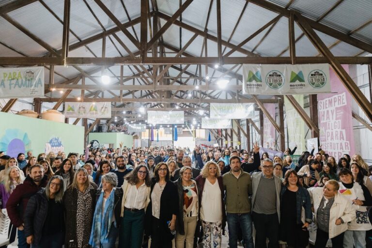 Multitudinaria capacitación educativa en Mercedes