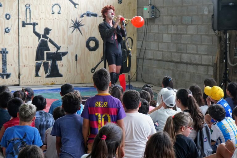 Gran tarde de teatro para  los niños en Estación Juego