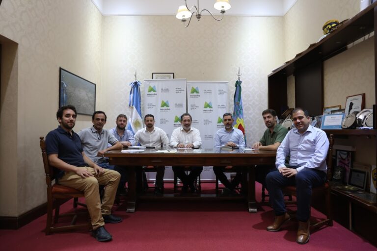 Ustarroz encabezó reunión con Director General de ARBA y equipos técnicos