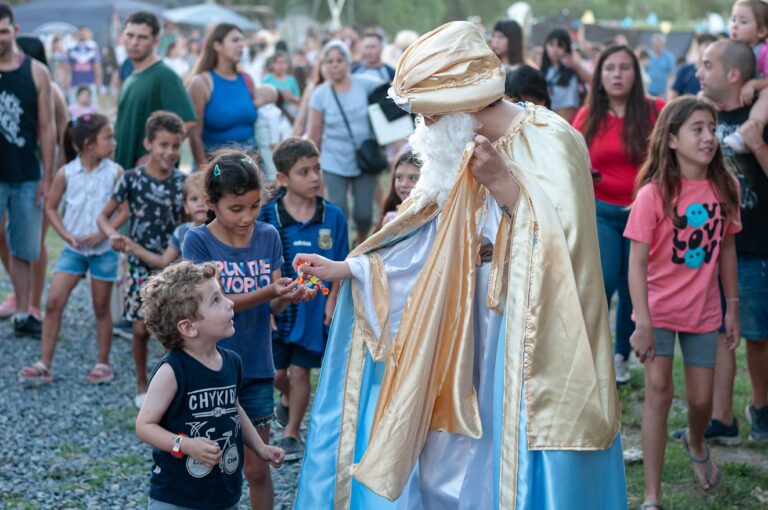 Gran fiesta de reyes en Estación Juego con cientos de niños y niñas