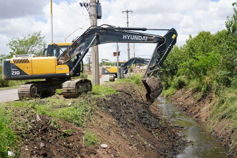 Avanzan con las obras hídricas en los canales de la ciudad