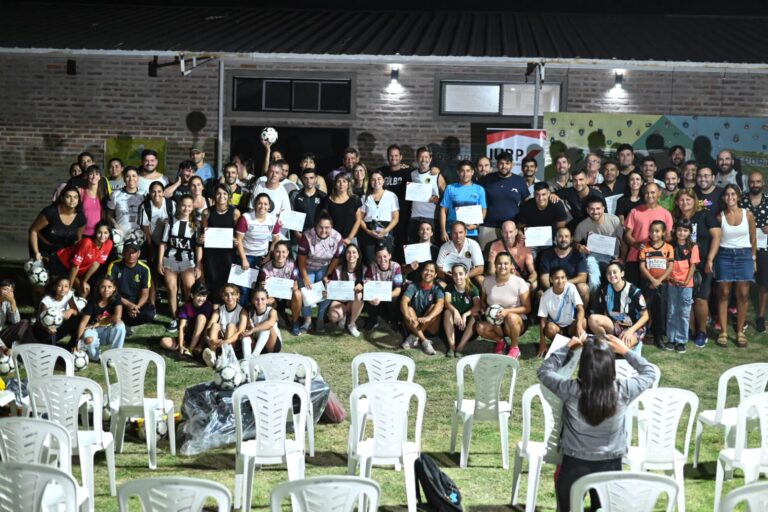 Se entregaron diplomas de fin de curso entre Dirección de Deportes e Instituto River Plate