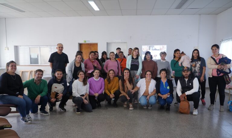 Finalizó curso pre parto y entrega de cunas desde el programa Mil Días