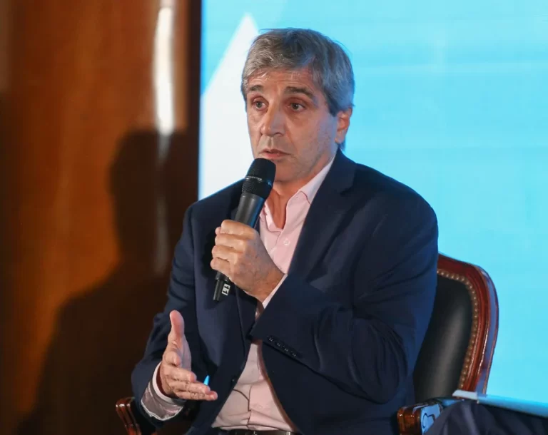 Caputo: «Si seguimos así al final del mandato habremos reducido el 90% de los impuestos que hay en Argentina»