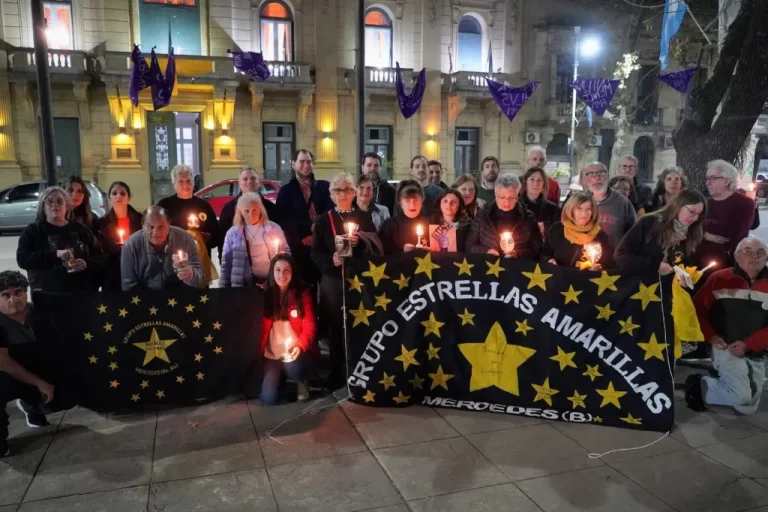 Día Nacional de la Seguridad Vial se realizó una marcha con velas