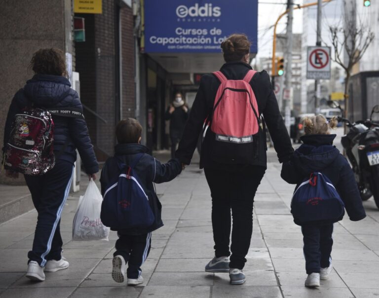 Vouchers educativos: extienden el programa hasta fin de año sin actualización del monto ni nuevas inscripciones