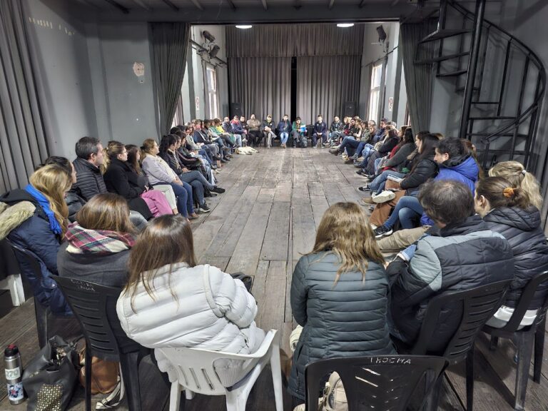 Encuentro entre municipio escuelas y clubes por la ludopatía