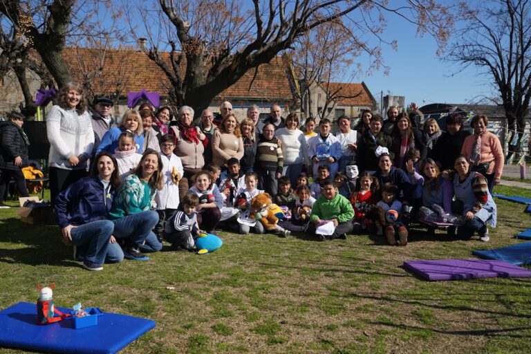 Grupo de Adultos Mayores llevó adelante jornada solidaria y educativa