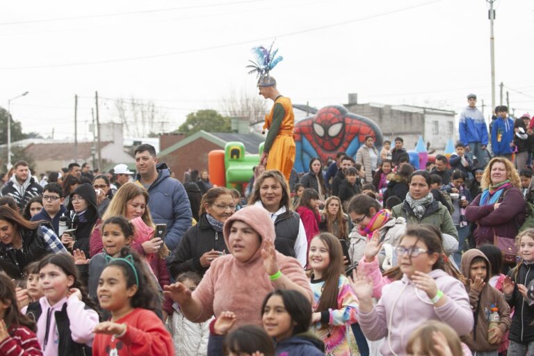 Las familias dijeron presente en el festejo del día de la niñez en la trocha