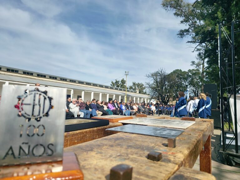 Gran conmemoración del centenario de la Escuela Técnicas N°1