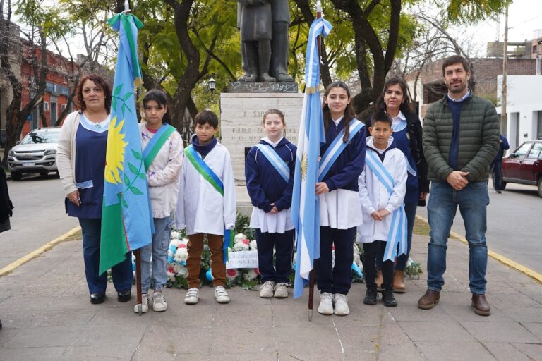 Ustarroz: “Tenemos que unirnos por la educación, que es lo más importante”
