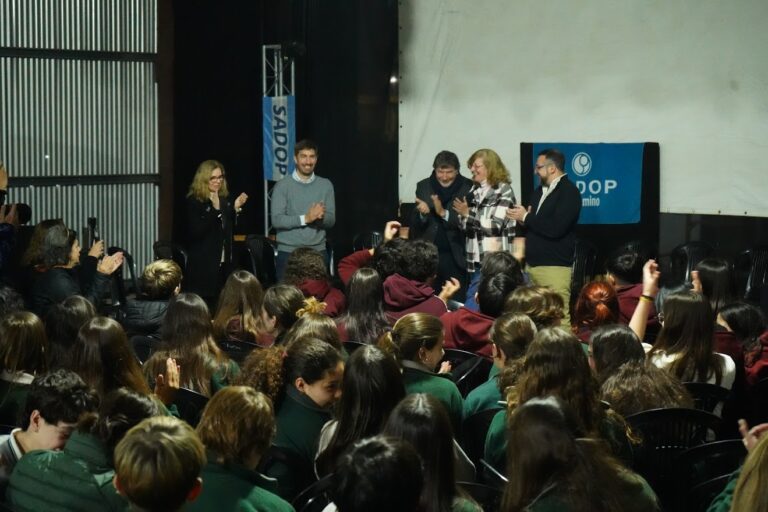 Ministro Sileoni y Ustarroz participaron de charla de SADOP