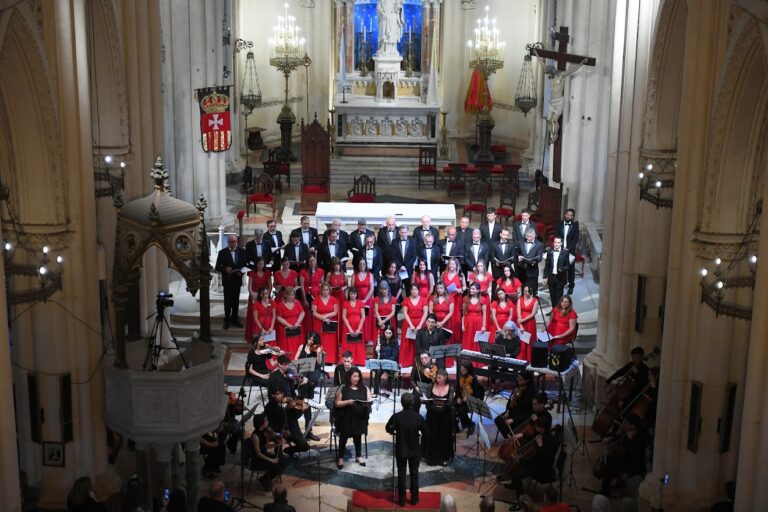 Coro Municipal celebró sus 10 años con espectáculo repleto en Catedral