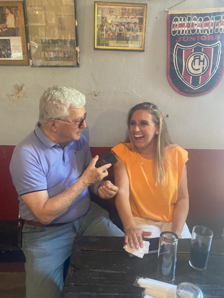 Paula Bernini estuvo en Mercedes con el equipo de TN