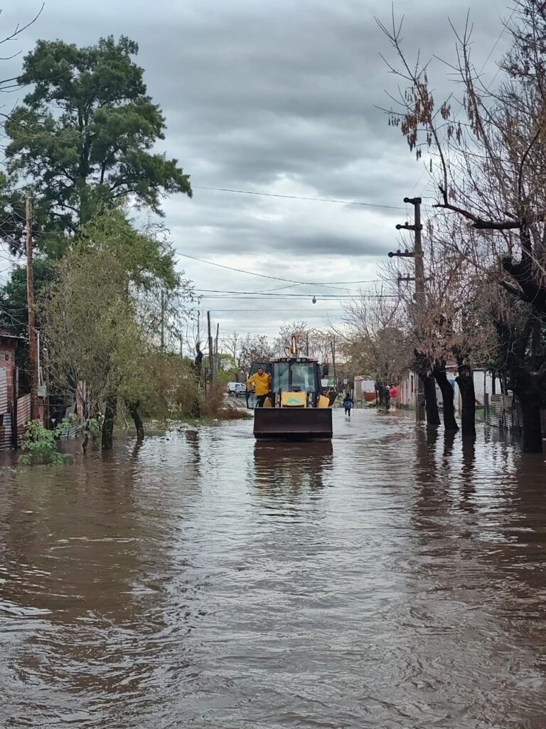 Sábado : Jornada de mucho trabajo y evacuaciones por parte del Municipio