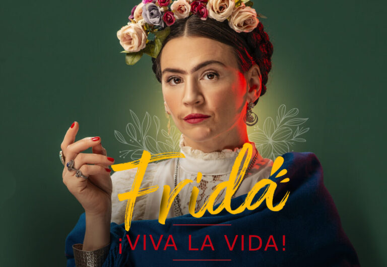 Laura Azcurra en la piel de Frida Kahlo