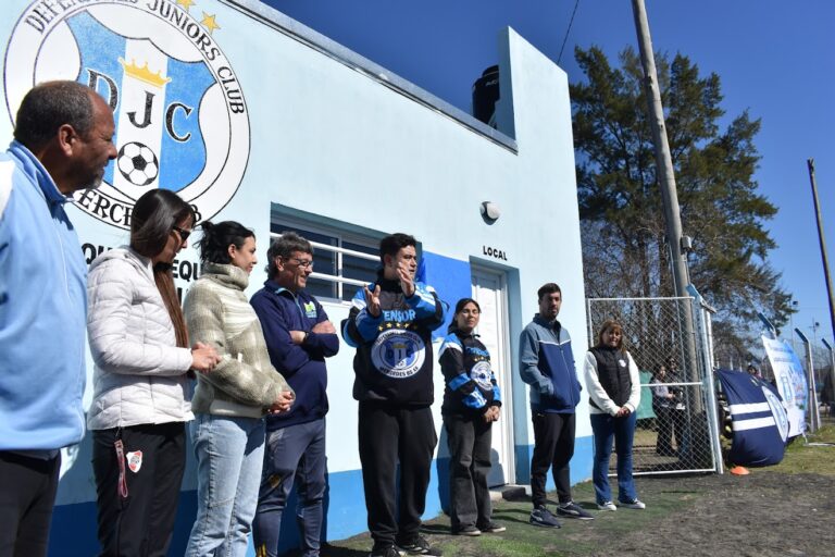 Defensores inauguró un amplio edificio de vestuarios
