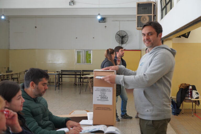 Continúan votando los candidatos a concejales: Santiago Altube