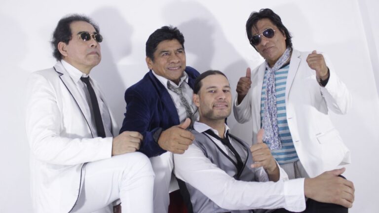 La Nueva Luna, Sombras, Chilinga y Teresa Parodi en el escenario del Salame