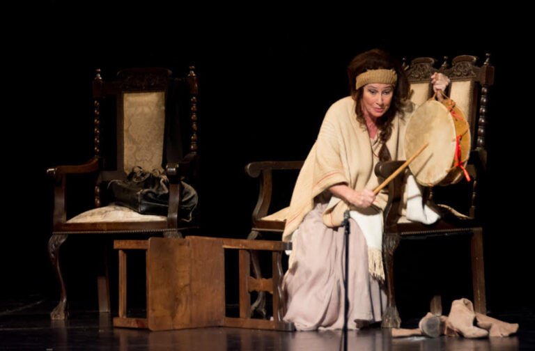 Luisa Kuliok presenta la obra «Juana Vive» en el Teatro Argentino de Mercedes