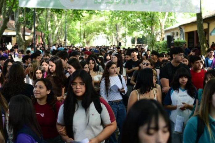 Miles de estudiantes secundarios participaron de la Expo UNLu 2025