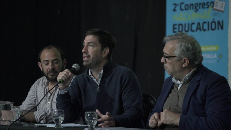 Multitudinario inicio del 2° Congreso Nacional Educativo Mercedes