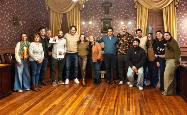 Reconocieron a dos montañistas mercedinos por hacer cumbre en el Aconcagua