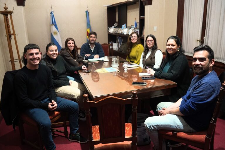 Ustarroz recibió a funcionarias provinciales para continuar potenciando el Programa Envión