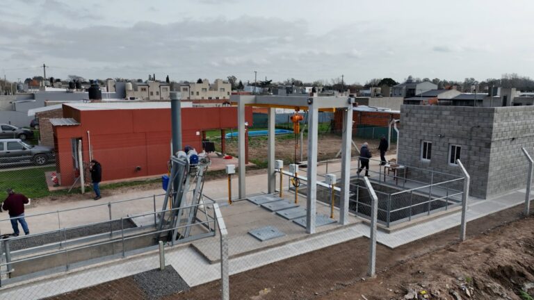 Etapa final para una obra histórica: 5.100 metros de nuevo colector cloacal en la ciudad