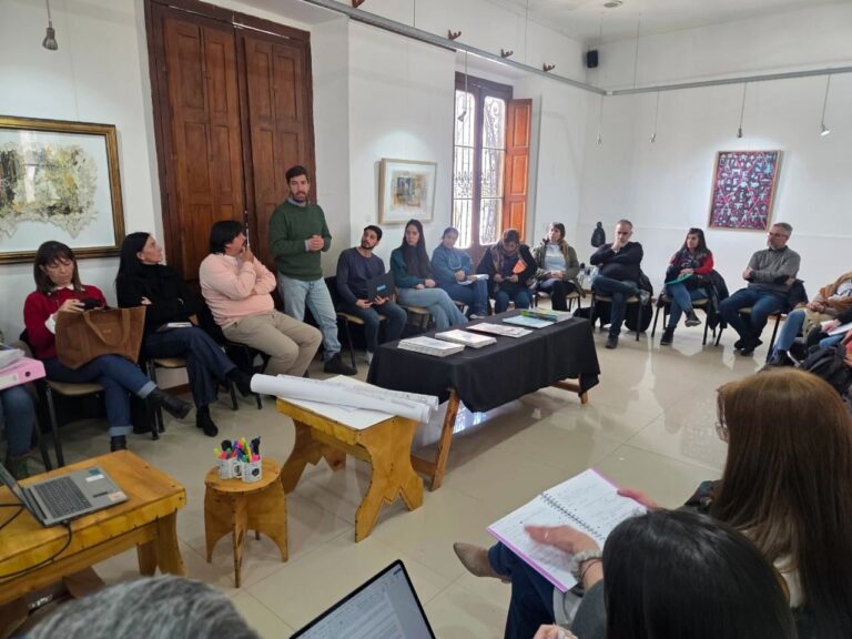 Primer encuentro del Laboratorio de Innovación y Construcción Educativa junto a 17 escuelas locales
