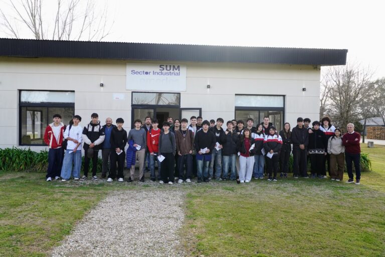 Educación y trabajo: el Municipio organizó visitas de estudiantes a industrias locales
